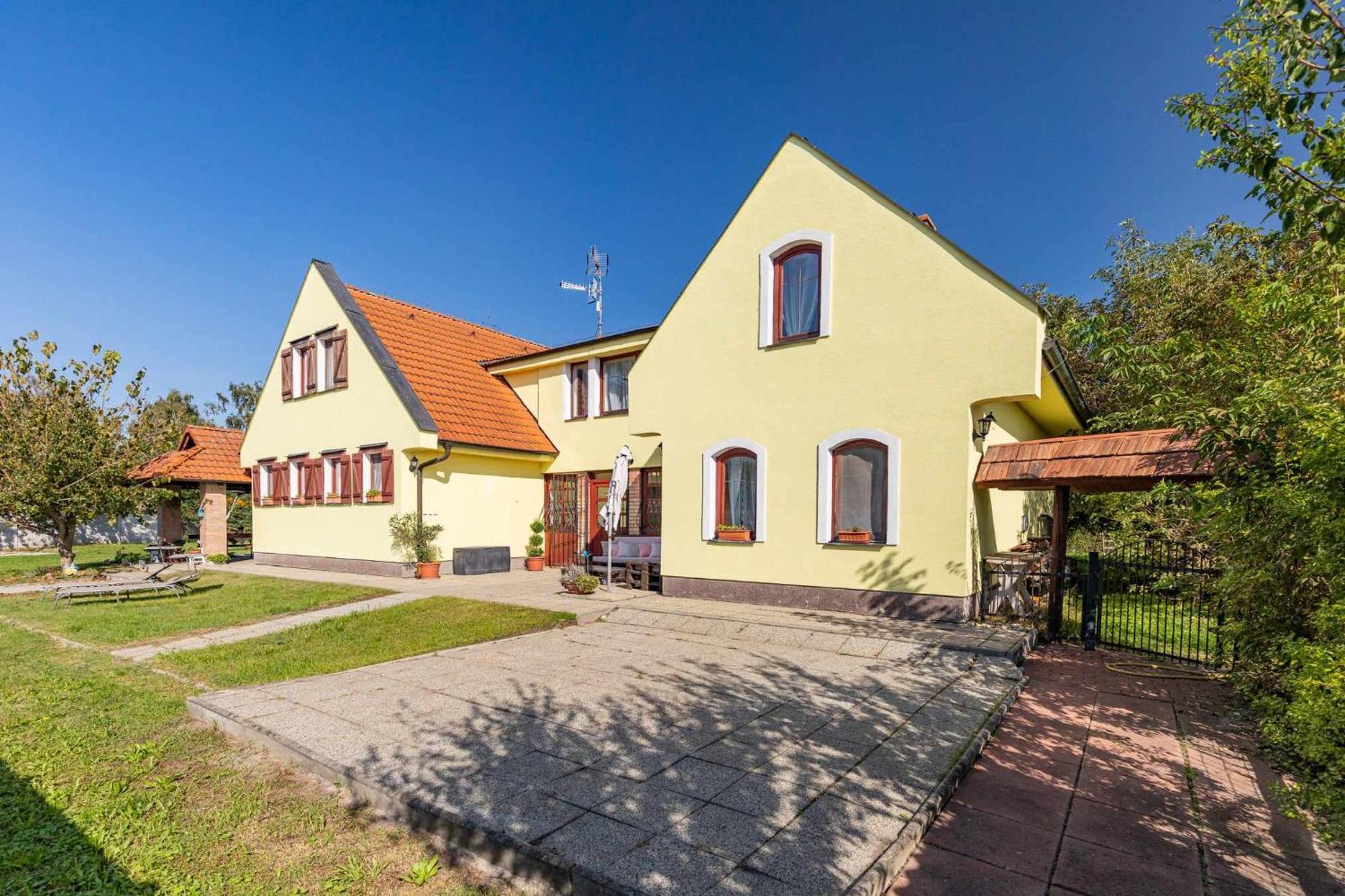Idylicky Rodinny Penzion Arkadia Pri Dunajskej Cyklotrase Keszölcés Kültér fotó